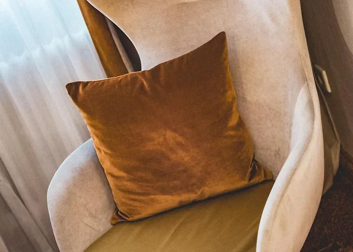 Отель Hotel Menge 