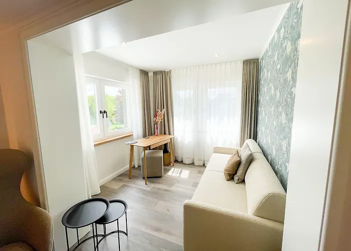 Отель Hotel Menge 